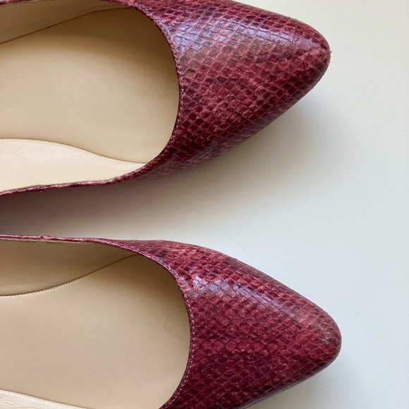 Fuchsia snake print flats. Nine West size 8 - Picture 4 of 7